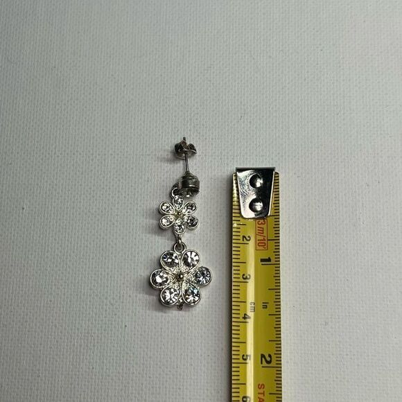 Vintage Silver-tone Floral Dangle Earrings - Picture 5 of 6